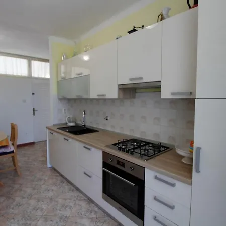 Karlo Apartment